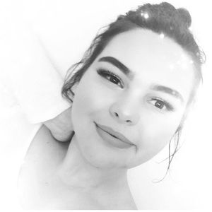 Meet your Posher, Katelyn